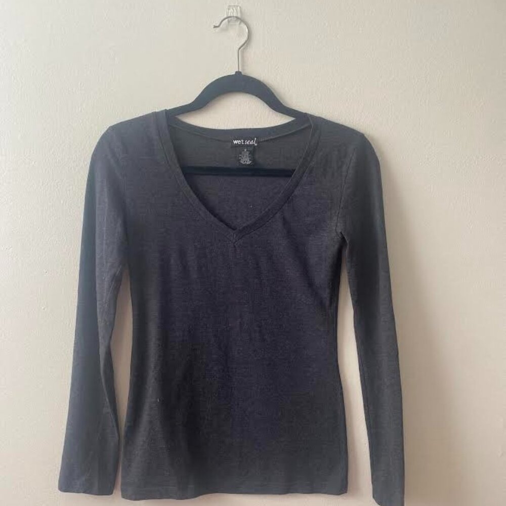 Wet seal long sleeve top